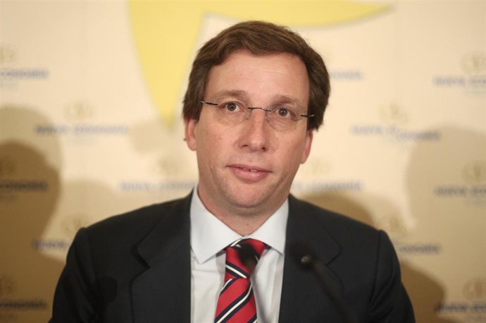 El alcalde de Madrid, José Luis Martónez- Almeida, a su llegada a un desayuno informativo de Nueva Economía Fórum, en Madrid (España), a 13 de enero de 2020.