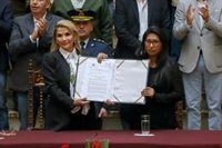 Áñez acusa a Morales de querer "sembrar terror y violencia" en Bolivia tras su alusión a las milicias