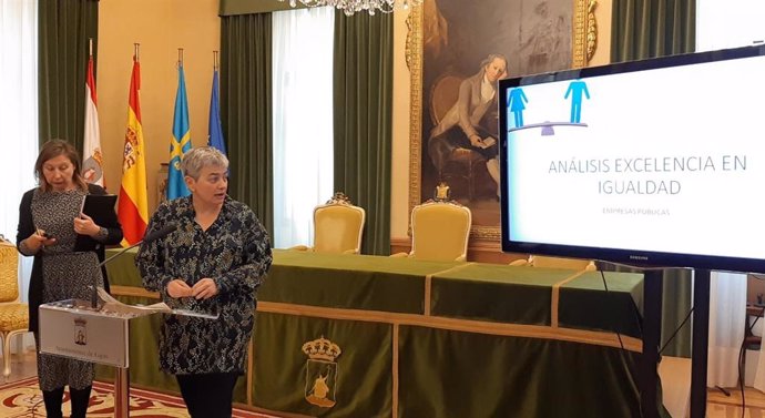 La alcaldesa de Gijón, Ana González  (PSOE), durante la presentación del informe de igualdad en las empresas municipales