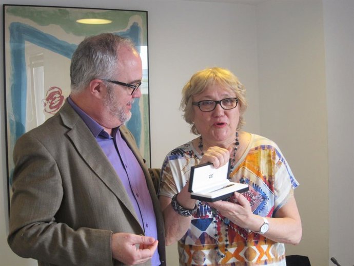 Isabel-Clara Simó rep el Premi Jaume Fuster de l'AELC (arxiu)