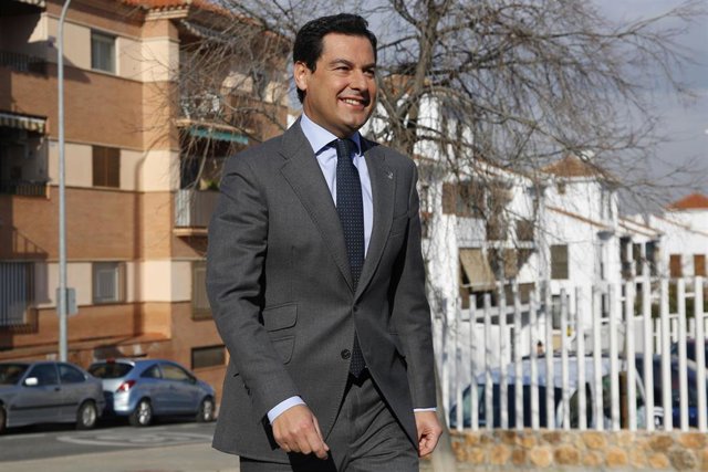 Llegada de el presidente de la Junta de Andalucía, Juanma Moreno