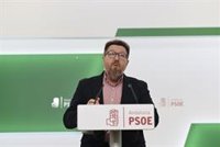 PSOE-A acusa a Moreno de "no dar la cara" en el Parlamento y pide que no lo utilice "para su propaganda y confrontación"