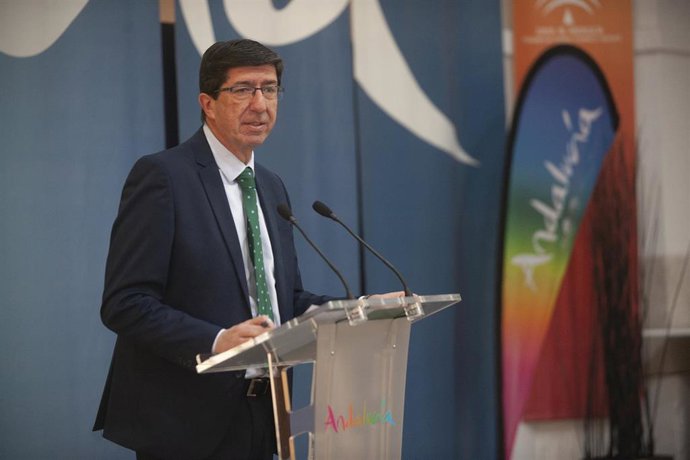 El vicepresidente de la Junta y consejero de Turismo, Regeneración, Justicia y Administración Local, Juan Marín, informa de la participación de Andalucía en Fitur en Málaga a 13 de enero del 2020