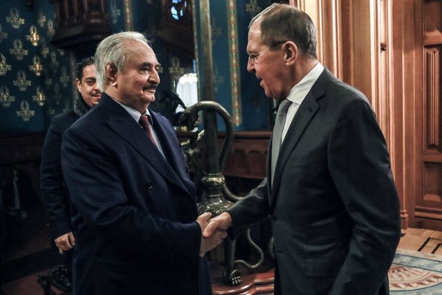 Libia.- Arrancan en Moscú las reuniones en las que participarán Serraj y Haftar 