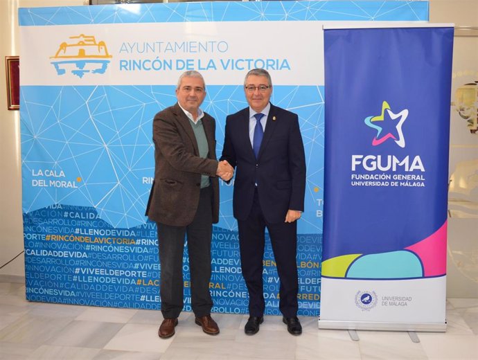 El director general de la FGUMA, Diego Vera, y el alcalde de Rincón (Málaga), Francisco Salado