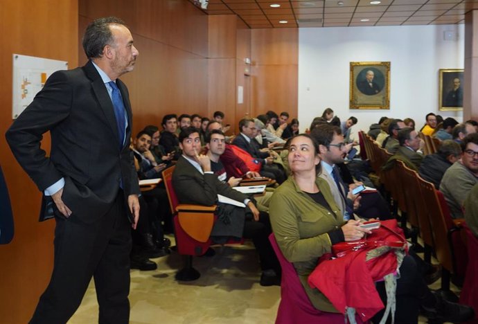 El juez Marchena llegando al salón de actos de la facultad de Derecho de la Universidad de Sevilla a 13/01/2020