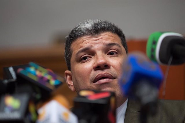 Luis Parra, el presidente de la Asamblea Nacional elegido por el 'chavismo' y la oposición minoritaria de Venezuela