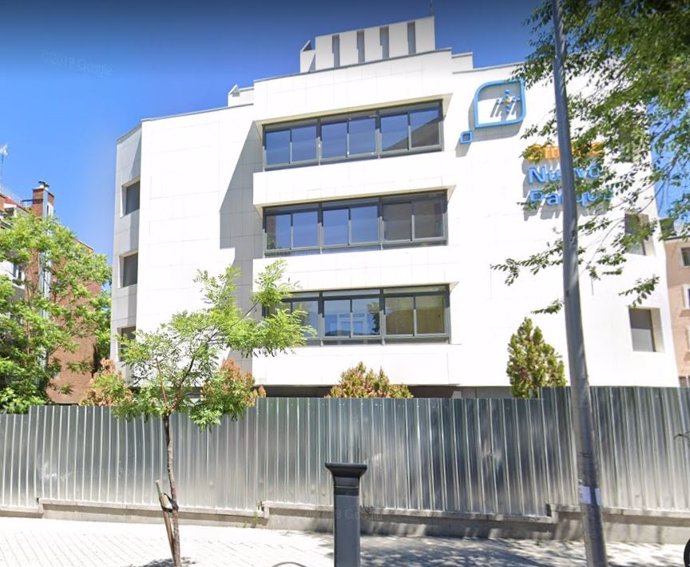 Imagen del edificio de la antigua clínica Nuevo Parque, en el distrito madrileño de Chamberí, que ha okupado Hogar Social Madrid.