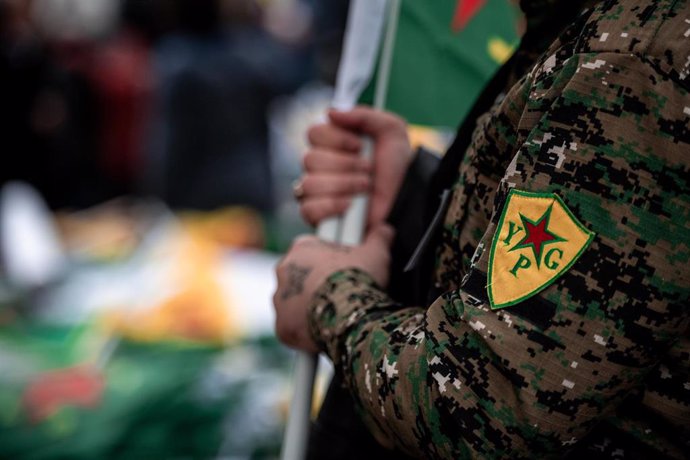 Insignia de las Unidades de Protección Popular kurdas (YPG)