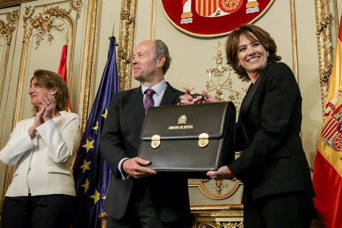Toma de posesión de su cargo de los ministros del Gobierno de coalición del PSOE