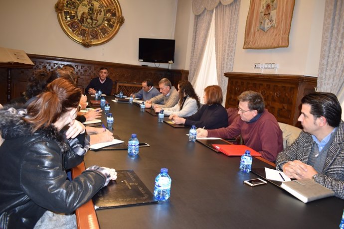 Reunión de la mesa de la Trufa presidida por Antonio Pardo.