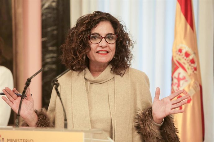 La nueva portavoz del Gobierno y ministra de Hacienda, María Jesús Montero, durante su intervención tras la toma de posesión de su cargo 