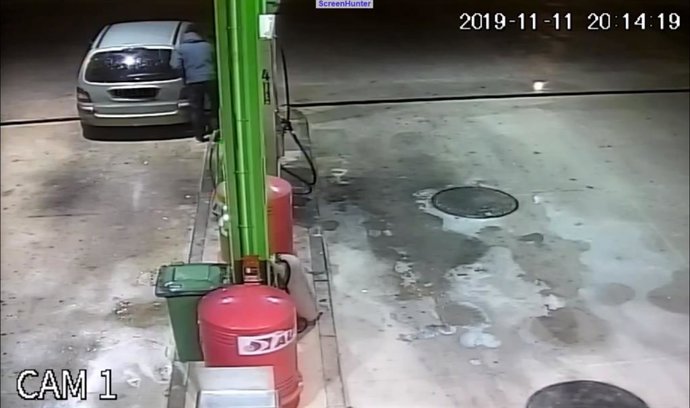 Detenido por robar una tarjeta de una cooperativa agricola en la Merindad de Estella y pagar repostajes de gasóleo.