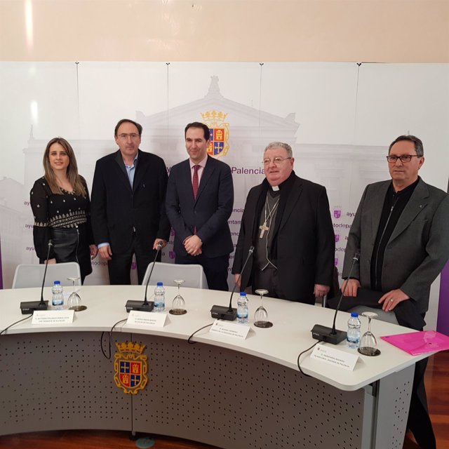 Lombraña; Polanco; Simón, Herrero y Aguado en la firma del convenio para rehabilitar la Catedral de cara al 700 aniversario de su construcción.