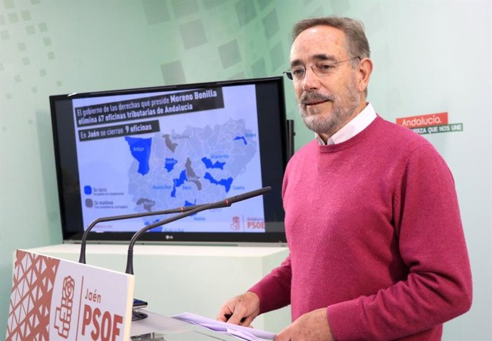 Felipe López durante la rueda de prensa