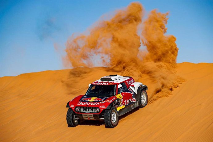 AV.- Rally/Dakar.- Carlos Sainz mantiene el liderato del Dakar por 24 segundos s