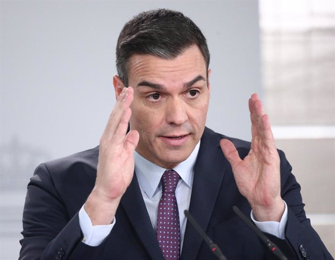 El presidente del Gobierno, Pedro Sánchez, en rueda de prensa tras la primera reunión del consejo de ministros del Gobierno de coalición de PSOE y Unidas Podemos.