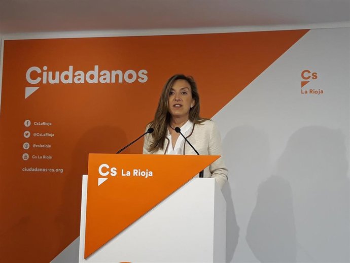 La diputada de Ciudadanos La RIoja, Belinda León, en comparecencia de prensa
