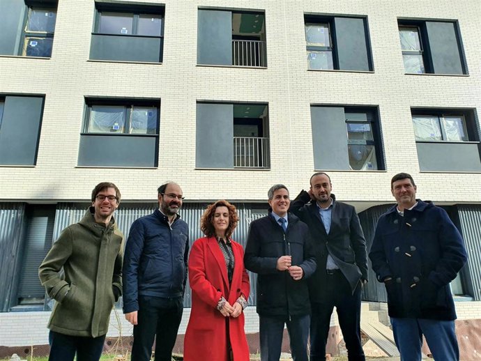 Visita a las obras de construcción de las 22 VPO para jóvenes en Campuzano