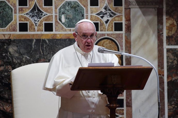 El Papa arremete contra los sacerdotes "esquizofrénicos" que dicen una cosa y ha