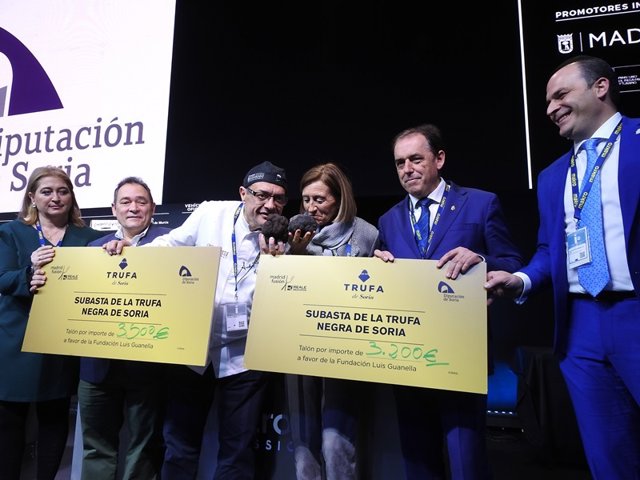 Tumbarello, Fernández y representantes de la Diputación de Soria.