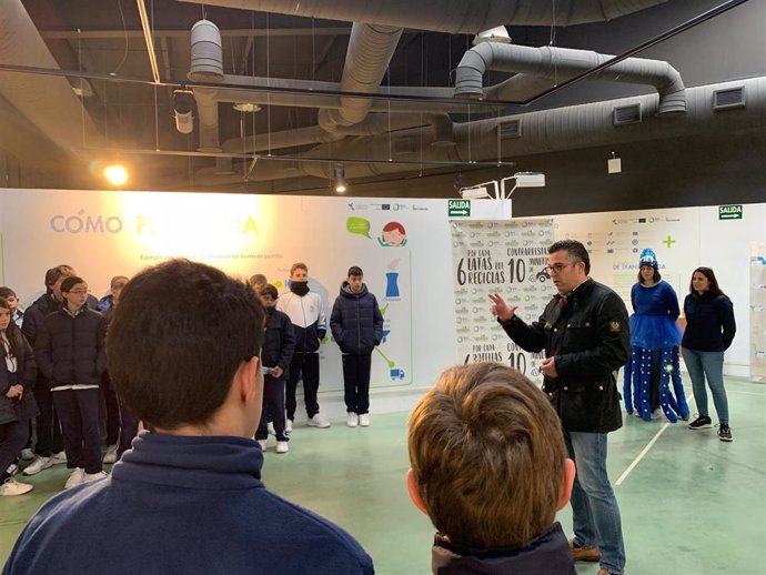 Escolares de la provincia de Málaga participan en talleres para fomentar el reciclaje de envases, papel y vidrio