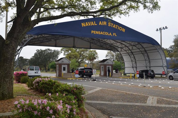 La entrada principal de la Base Aérea y Naval de Pensacola, en Florida (EEUU)