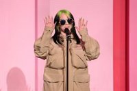 Billie Eilish compone y canta el tema principal de la nueva película de James Bond