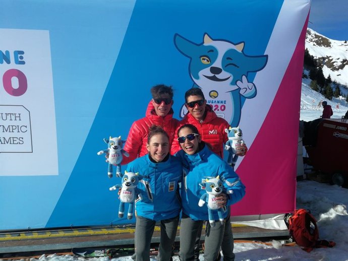 JJ.OO.- El equipo español logra el bronce en relevos mixtos de esquí de montaña 