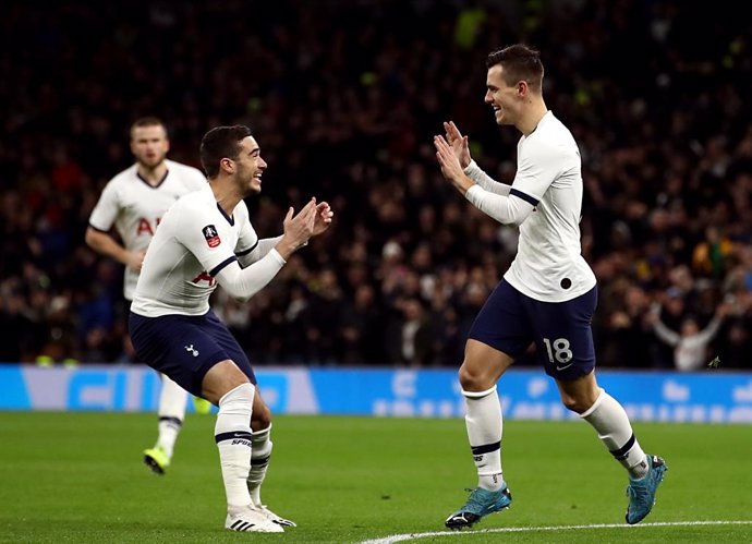 Fútbol.- El Tottenham supera el 'replay' ante el Middlesbrough y avanza de ronda