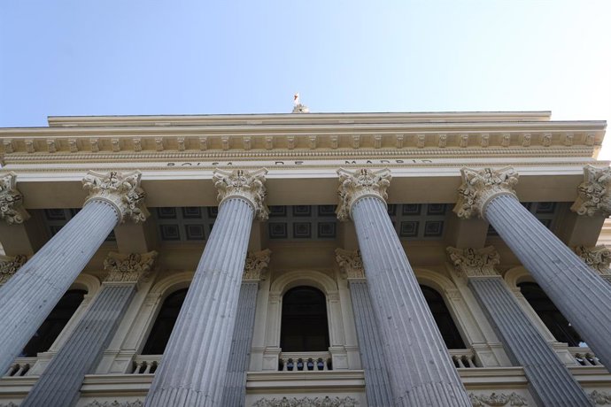 Edificio del Palacio de la Bolsa de Madrid, edificio de 1893, en Madrid, a 11 de octubre de 2019.