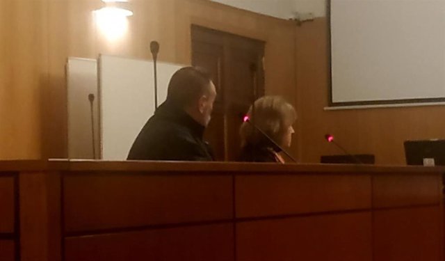 El ex titular del bar '12+1', junto a su letrada, en el juicio concluido con conformidad.