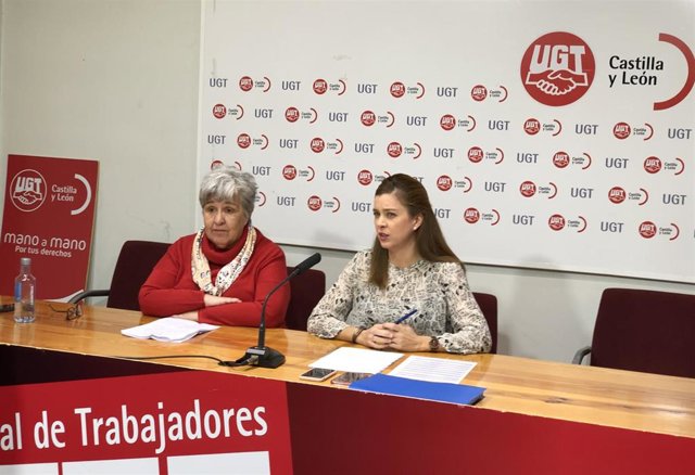 La secretaria nacional de Mujer y Política Social de FeSP-UGT, Luz Martínez Ten (izquierda), presenta la campaña junto a Beatriz García González (derecha).
