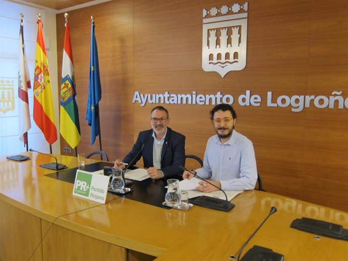 El portavoz del PR+, Rubén Antoñanzas, y el responsable del área institucional del partido, David Muntión