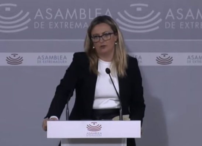 La presidenta de la Asamblea de Extremadura, Blanca Martín, en rueda de prensa