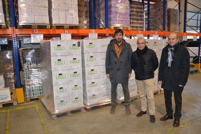 La Diputación de Lleida da al Banc dels Aliments aceite de olivos de sus fincas