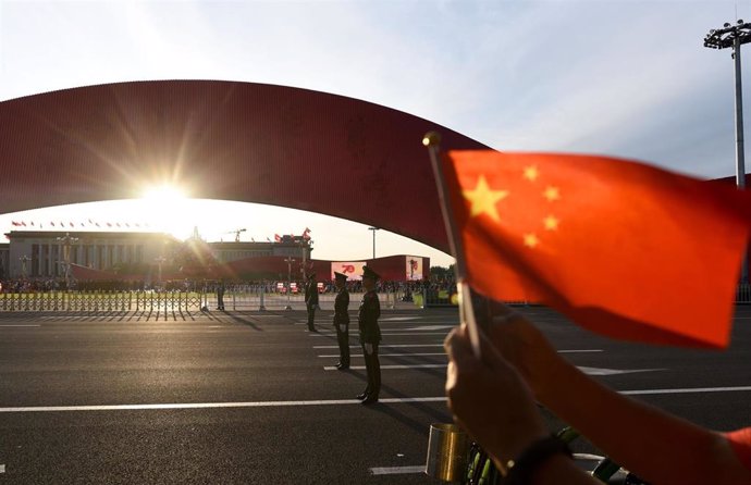 Imagen de una bandera china en Pekín