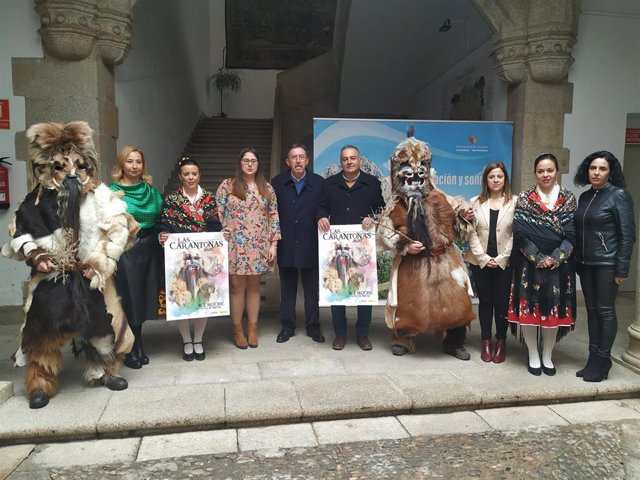 Acehúche celebra la fiesta de las Carantoñas, que han conseguido el título de Interés nacional