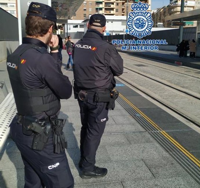 Nota De Prensa: "Policía Nacional Detiene A Un Fugitivo Con Una Orden De Detención Europea Por Delitos Contra La Propiedad"