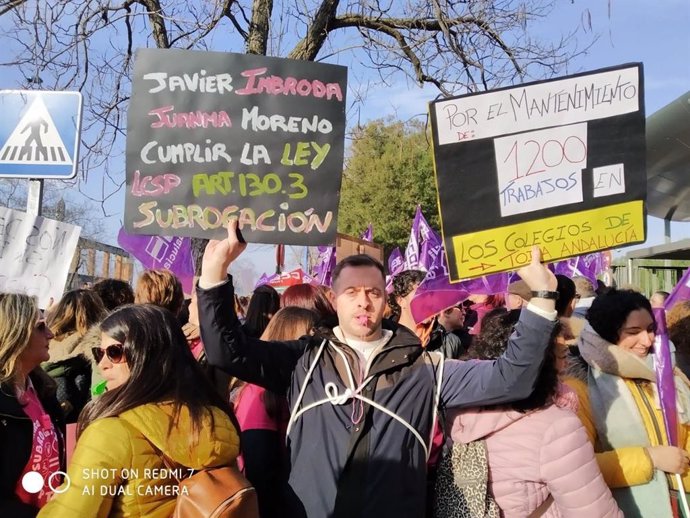 CCOO cifra "en más de un 90%" para participación en la huelga de PTIS y personal de lengua de signos