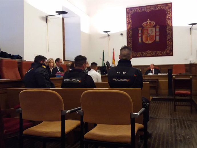 Juicio en la Audiencia de Granada contra el acusado del asesinato de un joven en Santa Fe