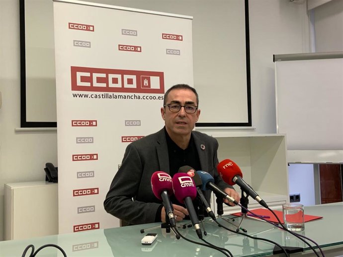 El secretario regional de CCOO, Paco de la Rosa