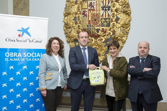 Entrega del desfibrilador.