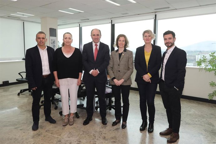 Alberto Ekain, Isabel Muela, Manu Ayerdi, Sonia Pérez, Maitena Ezkutari y Harkaitz Milla