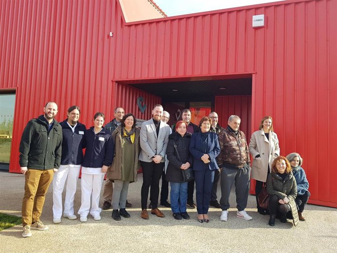 Broto en la inauguración del centro ocupacional del Neuropsiquiátrico Nuestra Señora del Carmen, en Garrapinillos.