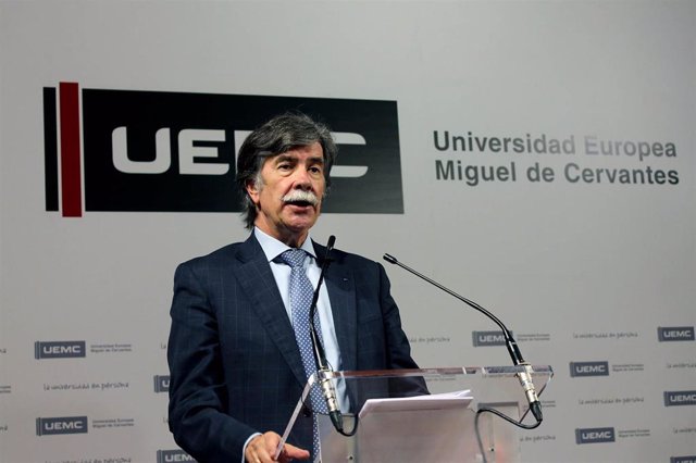 El psicólogo forense Javier Urra, en la charla que ha ofrecido organizada por Ajupareva.