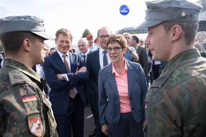 La ministra de Defensa de Alemania, Annegret Kramp-Karrenbauer