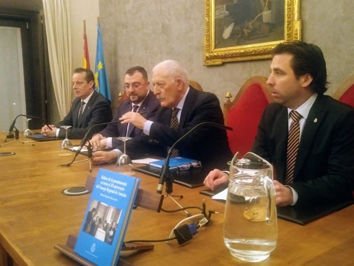 Presentación en el RIDEA del libro sobre los 40 años del Consejo Regional de Asturias.