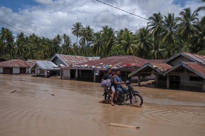 Indonesia.- El aumento del nivel del mar por el cambio climático se traga dos pe