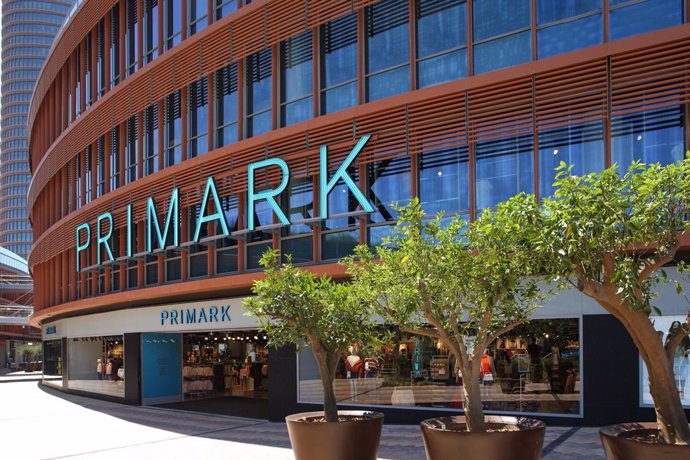 R.Unido.- Primark factura un 3% más en su primer trimestre fiscal